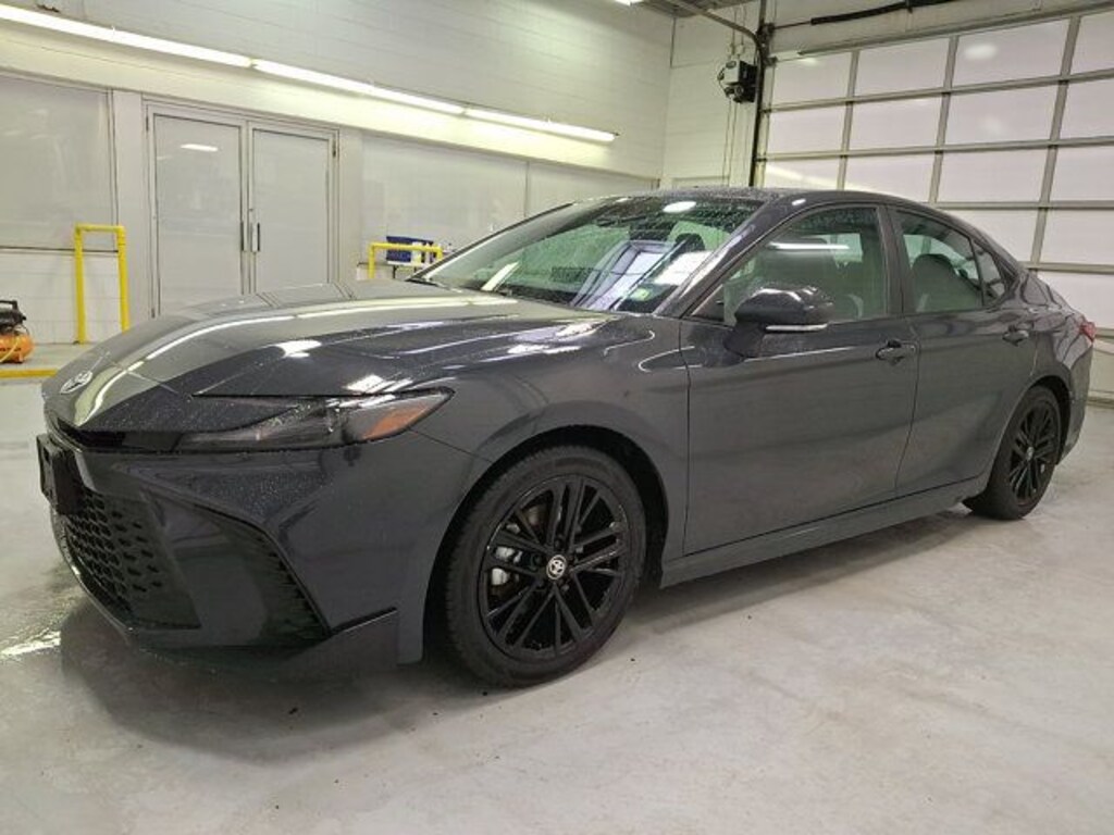 Used 2025 Toyota Camry SE Sedan