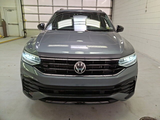 2022 Volkswagen Tiguan SE R-Line Black photo 2