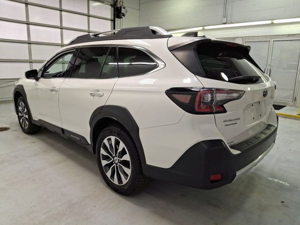 Used 2023 Subaru Outback Touring SUV