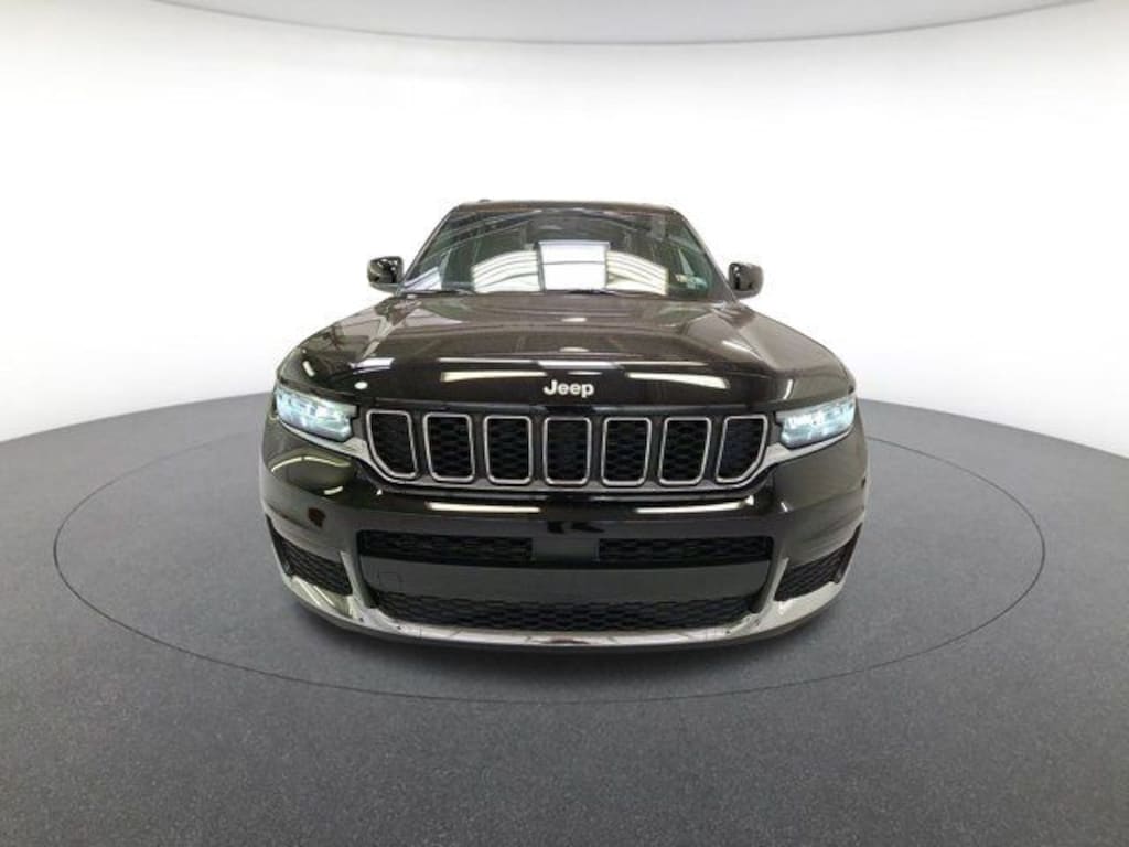 Used 2025 Jeep Grand Cherokee L Laredo SUV