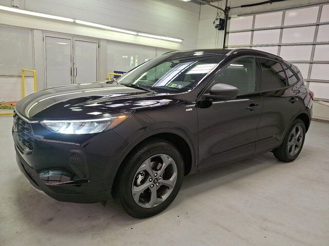 2025 Ford Escape ST-Line photo 3
