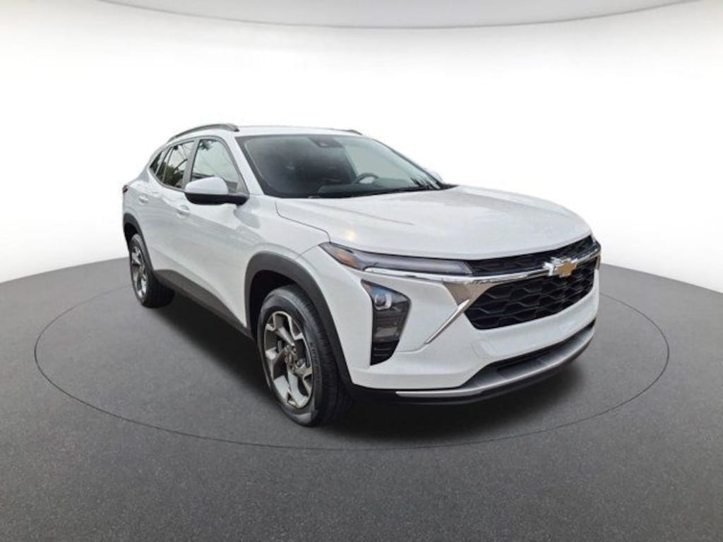 Used 2025 Chevrolet Trax LT SUV