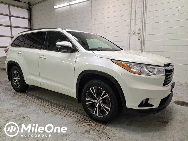 2016 Toyota Highlander XLE's photo
