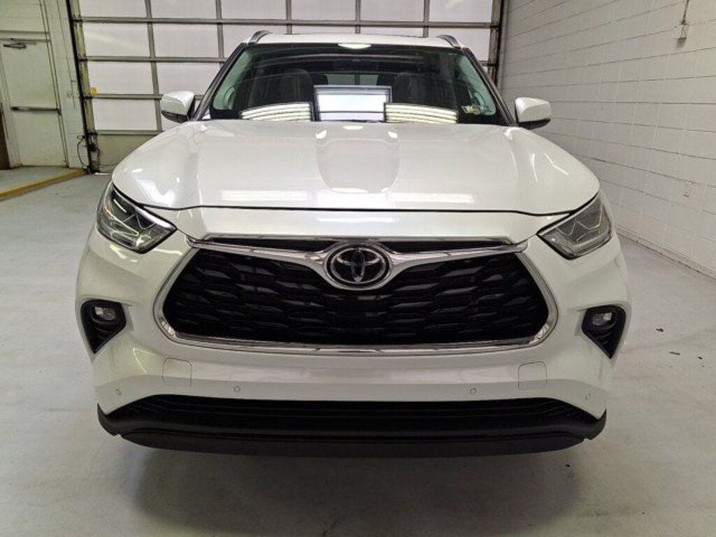 Used 2023 Toyota Highlander Limited SUV