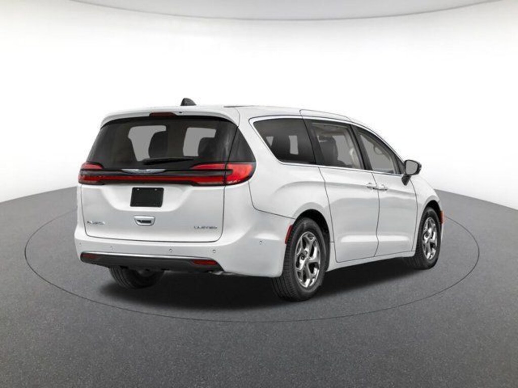 Used 2025 Chrysler Pacifica Limited Minivan/Van