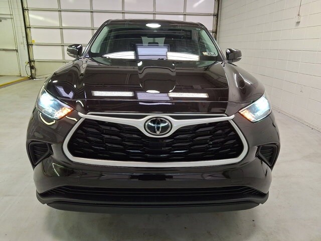 2021 Toyota Highlander L photo 2