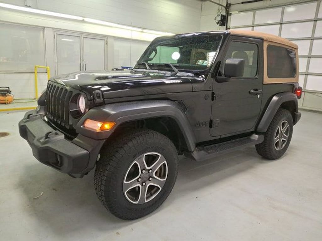 Used 2020 Jeep Wrangler Black & Tan SUV