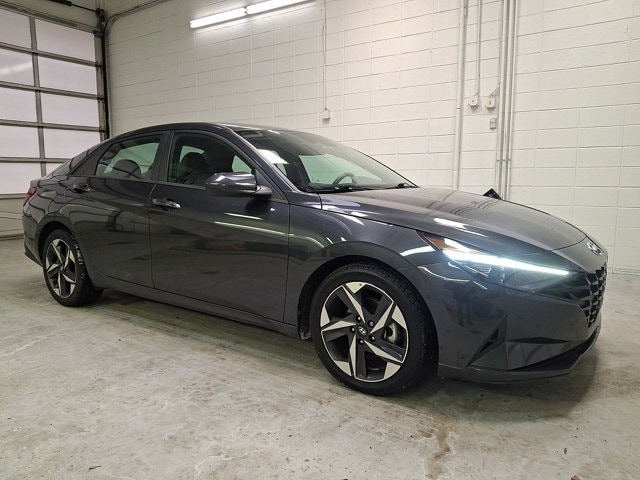 2023 Hyundai Elantra SEL's photo