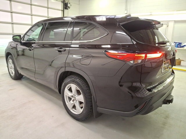 2021 Toyota Highlander L photo 4