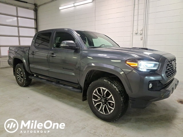 2023 Toyota Tacoma TRD Sport's photo