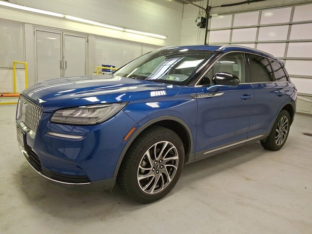 2021 Lincoln Corsair Standard photo 3