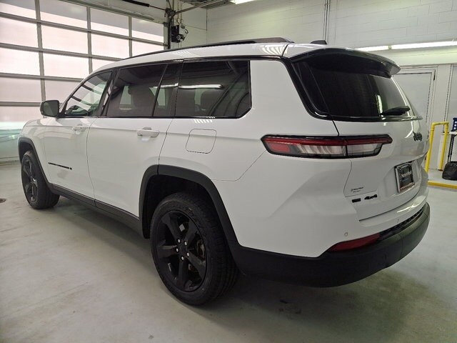 2022 Jeep Grand Cherokee Altitude photo 4