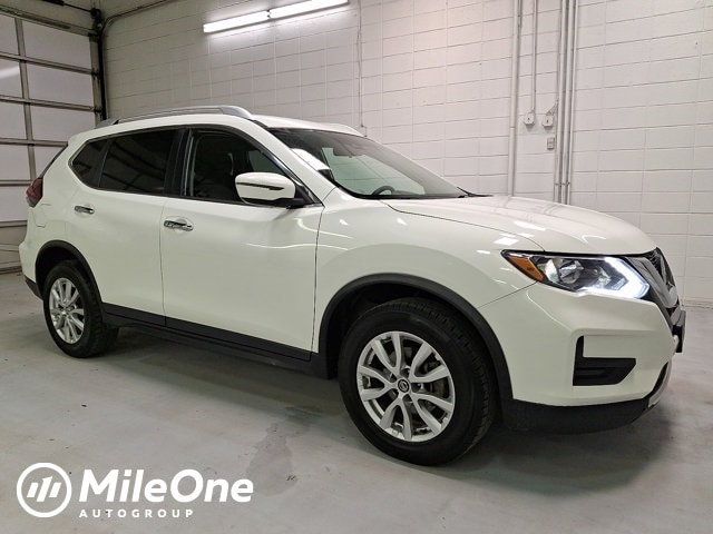 2019 Nissan Rogue SV's photo