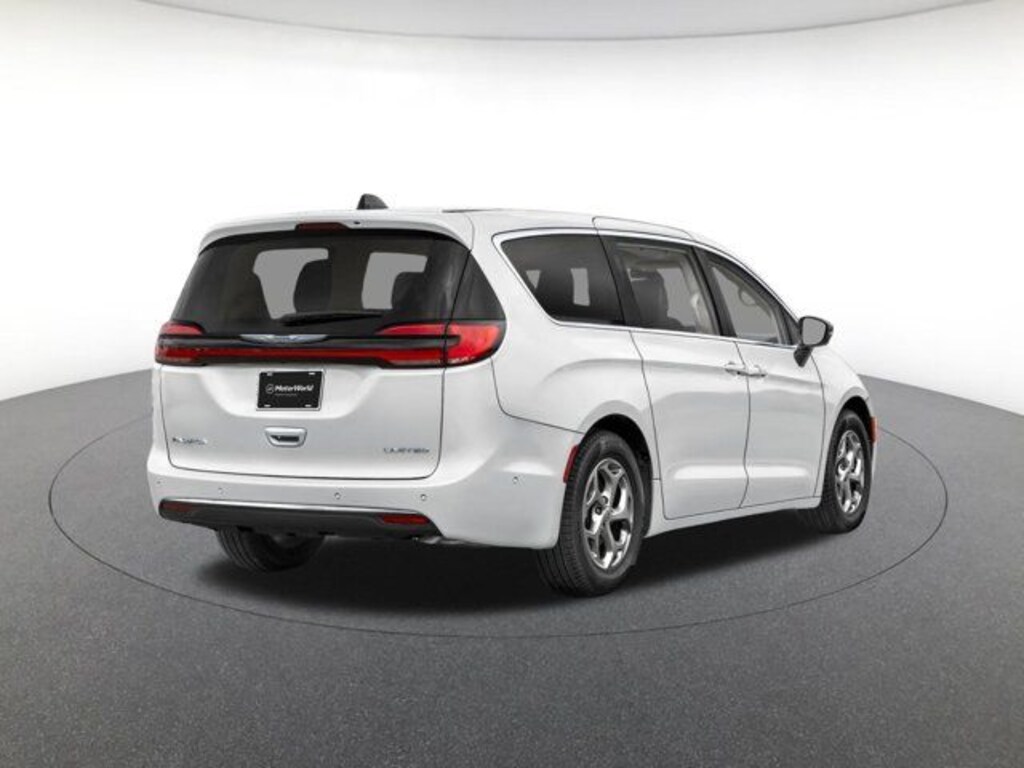Used 2025 Chrysler Pacifica Limited Minivan/Van