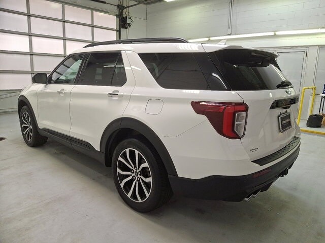 2022 Ford Explorer ST photo 3