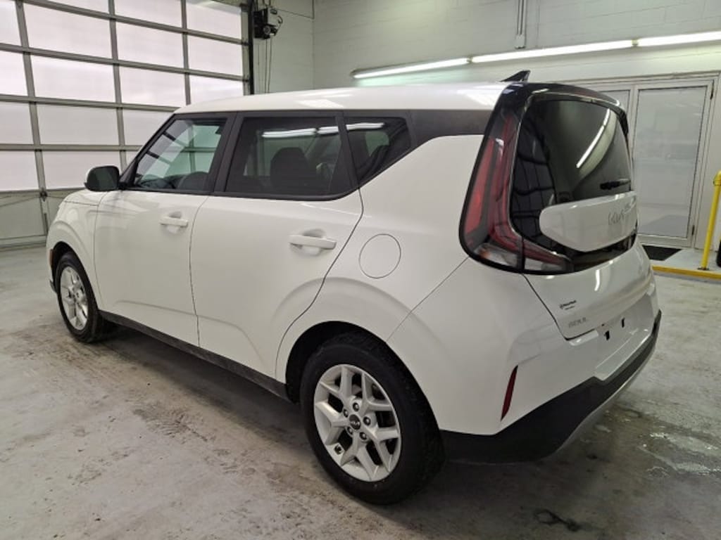 Used 2023 Kia Soul LX Hatchback