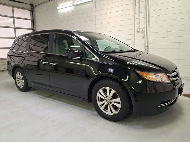 2016 Honda Odyssey SE's photo