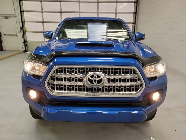 Used 2017 Toyota Tacoma TRD Sport with VIN 5TFDZ5BN2HX016829 for sale in Wilkes-Barre, PA