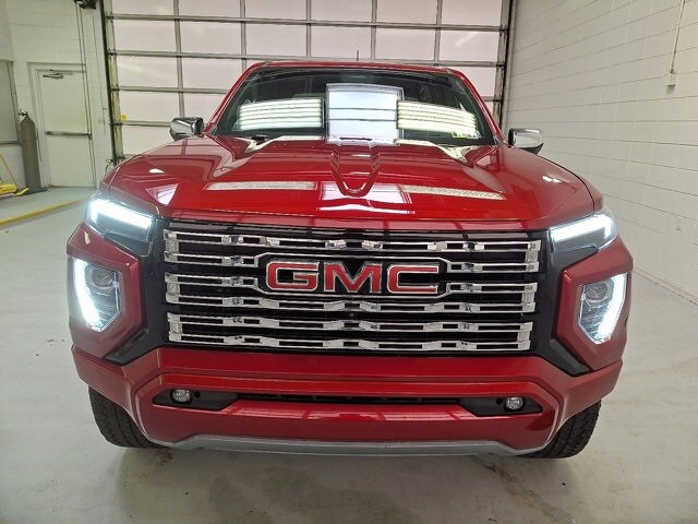 2024 Gmc Canyon Denali photo 2