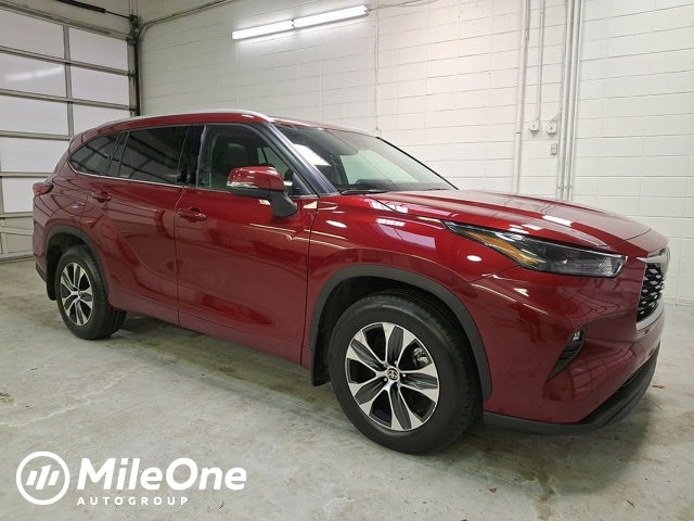 2022 Toyota Highlander XLE's photo