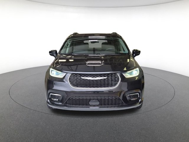 Used 2022 Chrysler Pacifica Touring L Minivan/Van