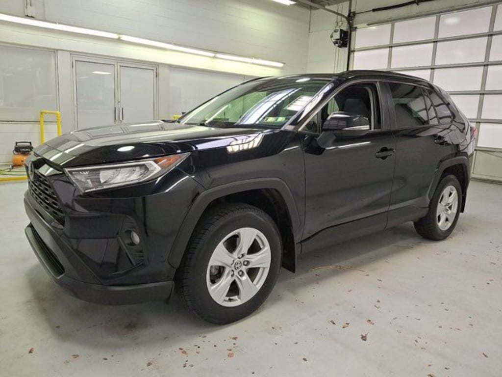 Used 2020 Toyota RAV4 XLE SUV