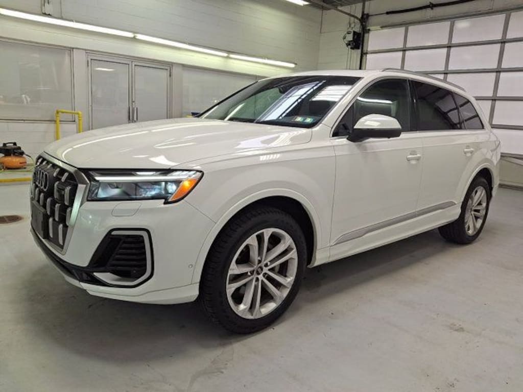 Used 2025 Audi Q7 55 Premium Plus SUV
