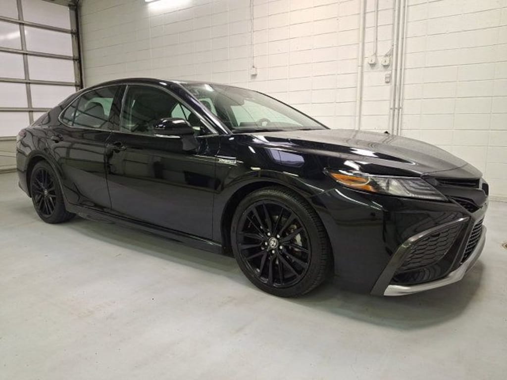 Used 2021 Toyota Camry Hybrid XSE Sedan