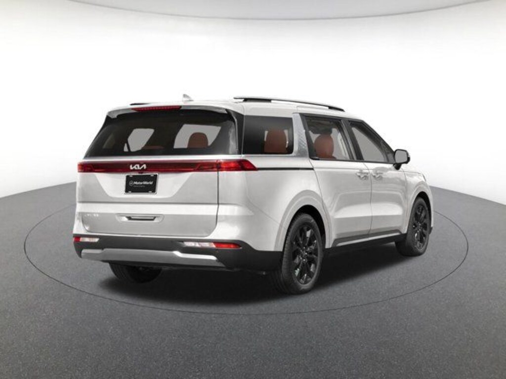 Used 2024 Kia Carnival SX Minivan/Van