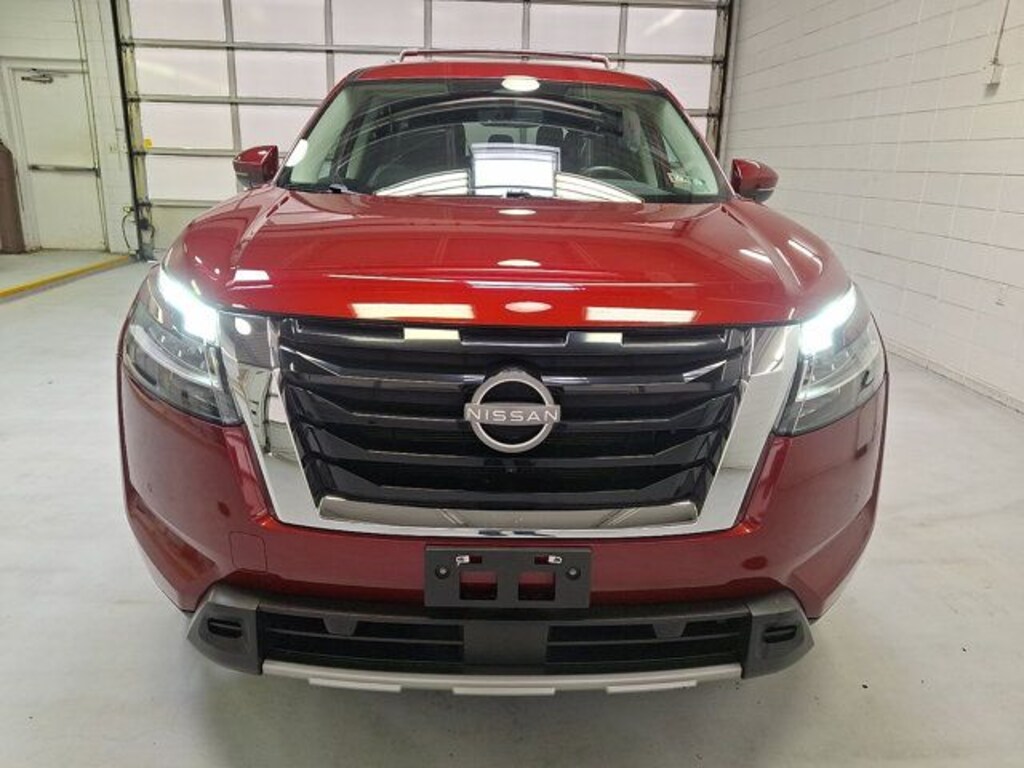 Used 2023 Nissan Pathfinder SL SUV