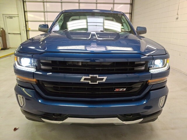 2016 Chevrolet Silverado 1500 LT photo 2