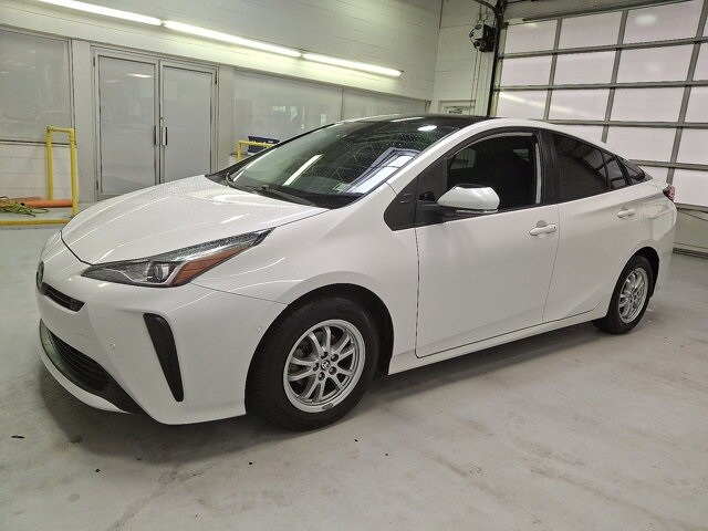 2021 Toyota Prius LE photo 3