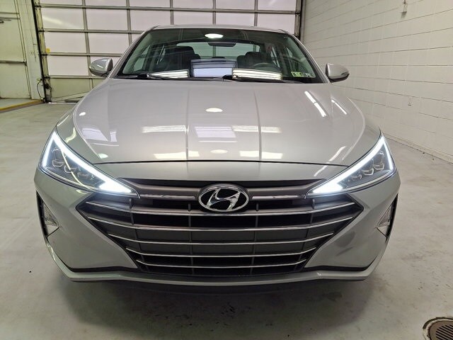 2020 Hyundai Elantra Limited photo 2