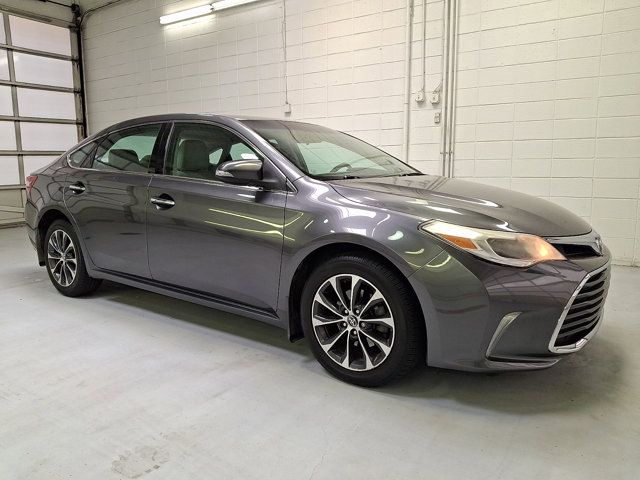 2016 Toyota Avalon XLE's photo