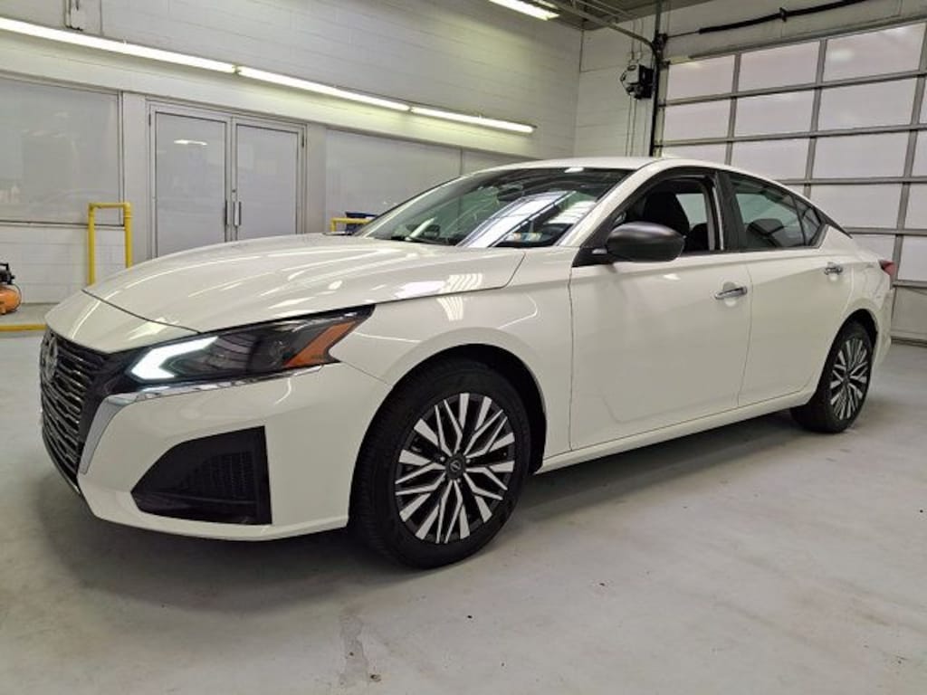 Used 2025 Nissan Altima 2.5 SV Sedan