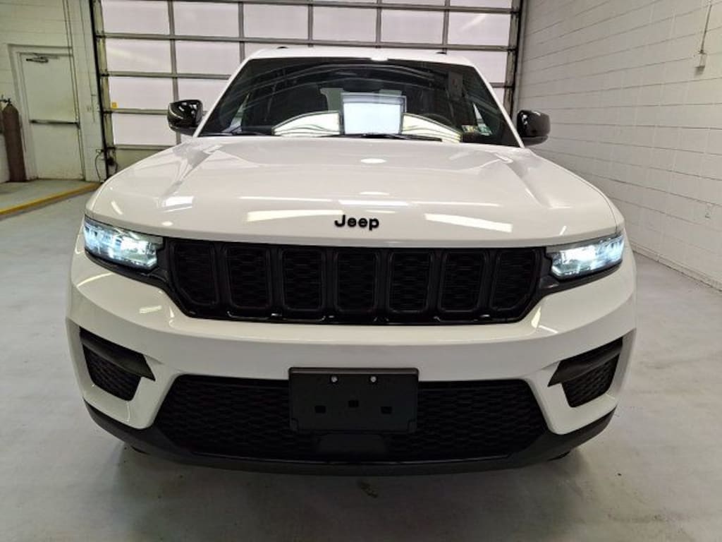Used 2023 Jeep Grand Cherokee Altitude X SUV