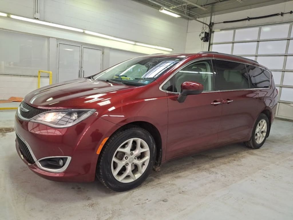 Used 2017 Chrysler Pacifica Touring L Minivan/Van