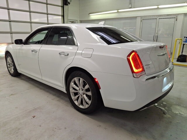 2019 Chrysler 300 Limited photo 4