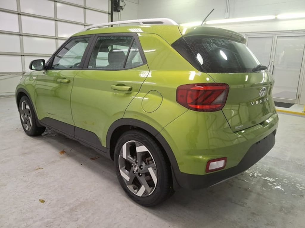 Used 2023 Hyundai Venue SEL SUV