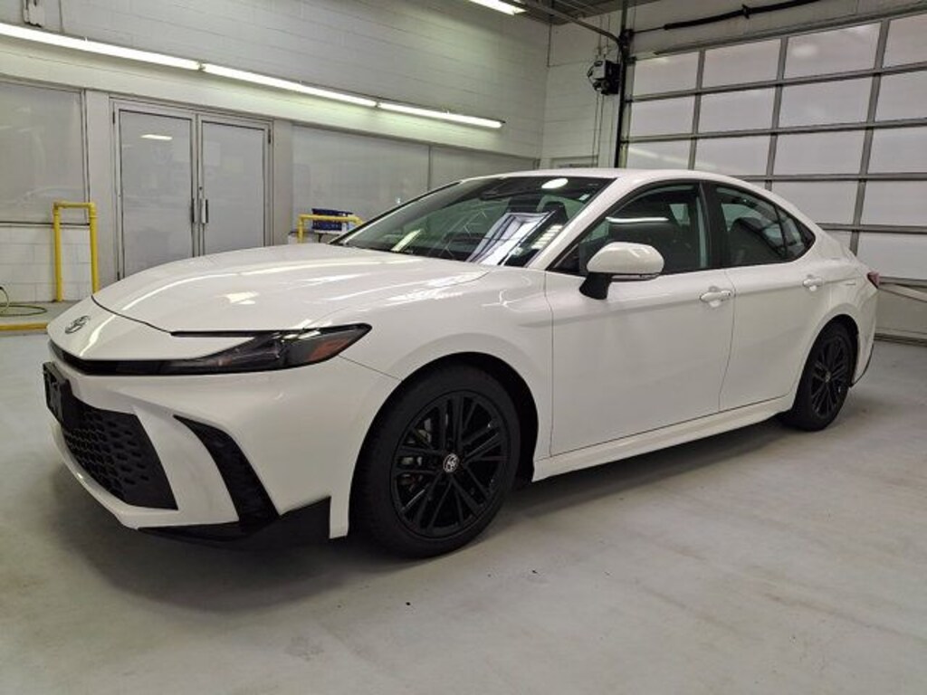 Used 2025 Toyota Camry SE Sedan