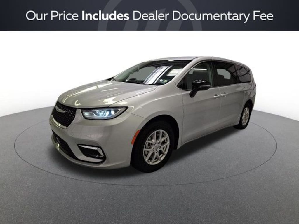 Used 2024 Chrysler Pacifica Touring L Minivan/Van