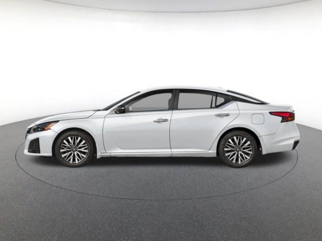 Used 2025 Nissan Altima 2.5 SV Sedan