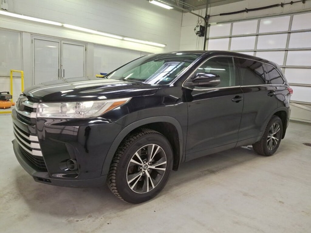 Used 2017 Toyota Highlander LE SUV