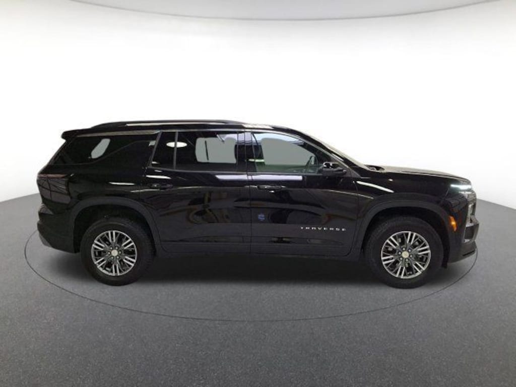 Used 2026 Chevrolet Traverse LT SUV
