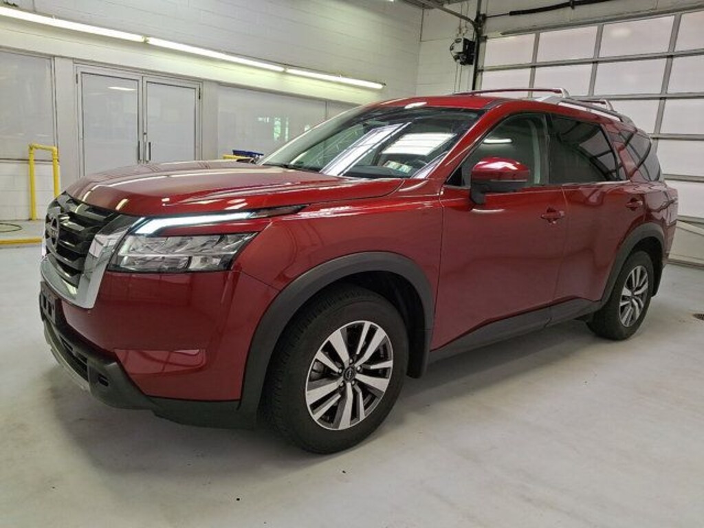 Used 2023 Nissan Pathfinder SL SUV