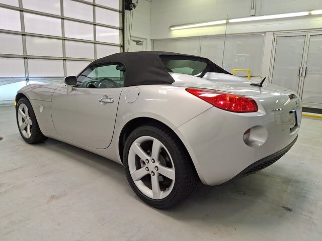 2008 Pontiac Solstice Base Convertible photo 4