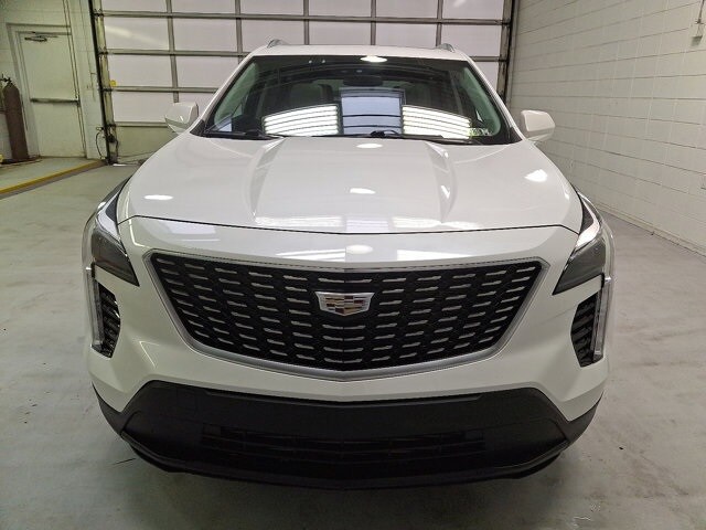 2022 Cadillac XT4 Luxury photo 2