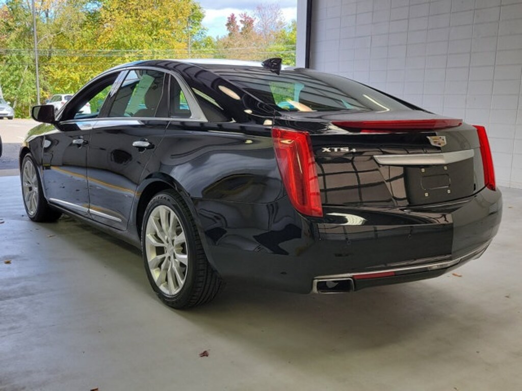 Used 2016 CADILLAC XTS For Sale at MotorWorld MileOne Autogroup VIN