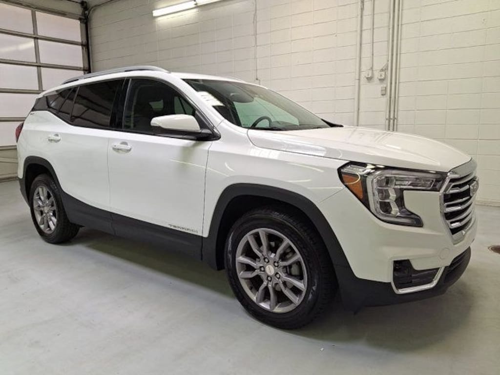 Used 2024 GMC Terrain SLT SUV