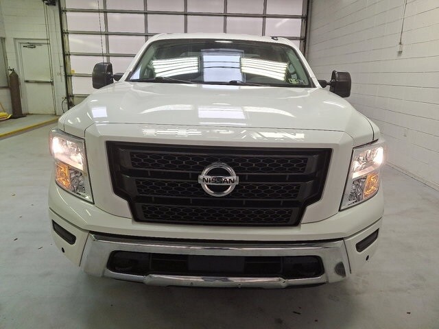 2021 Nissan Titan SV photo 2